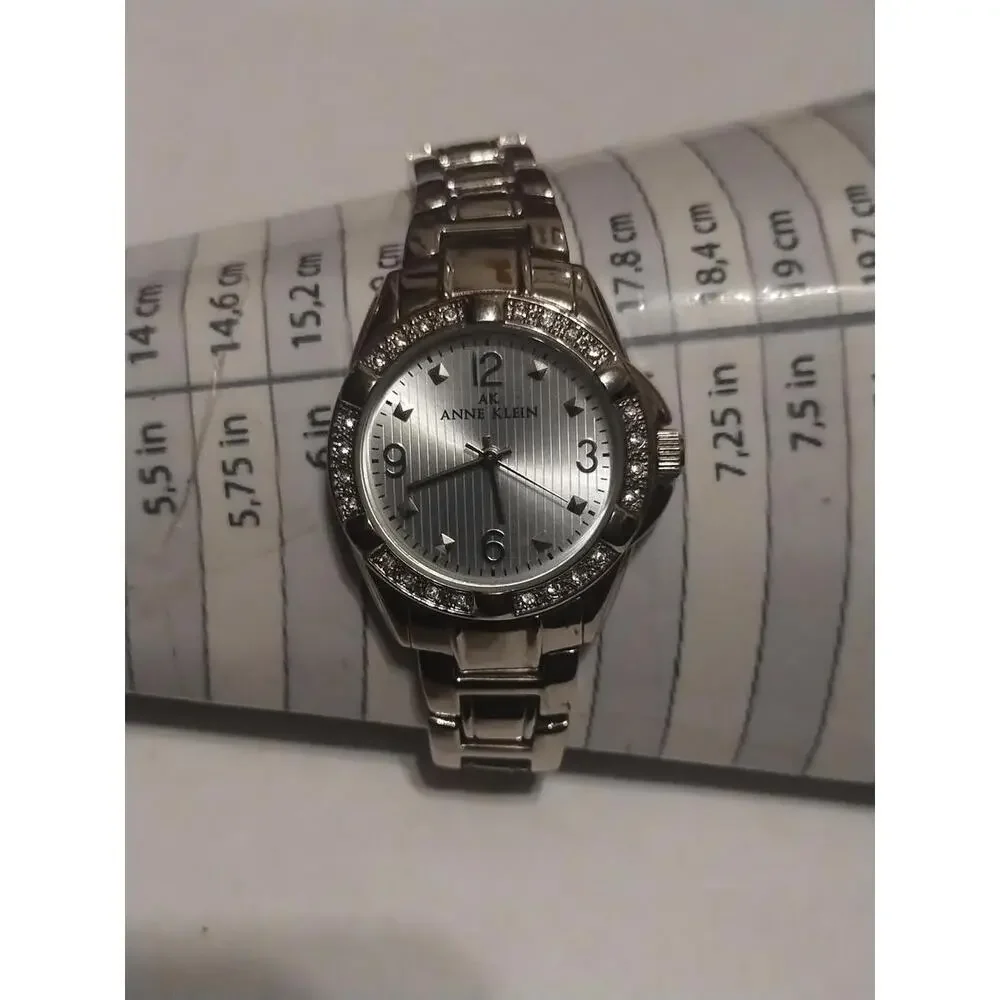 Vintage ladies Anne Klein watch with new‎ battery